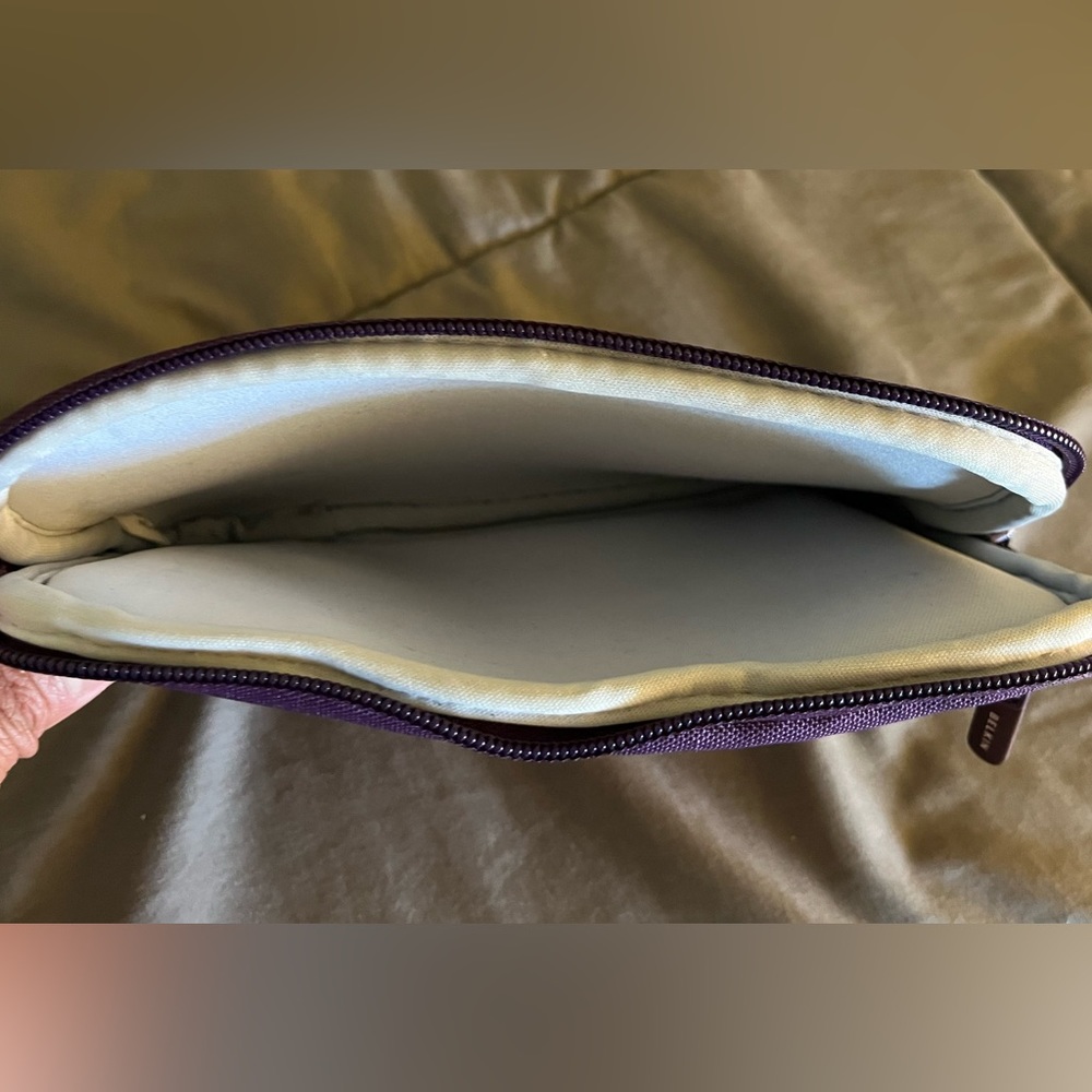 Case - Picture 5 of 6